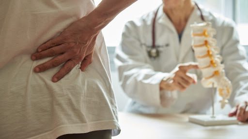 spinespecialist.jpeg__PID:3d236b3b-1913-438e-8c52-a27b426193fe